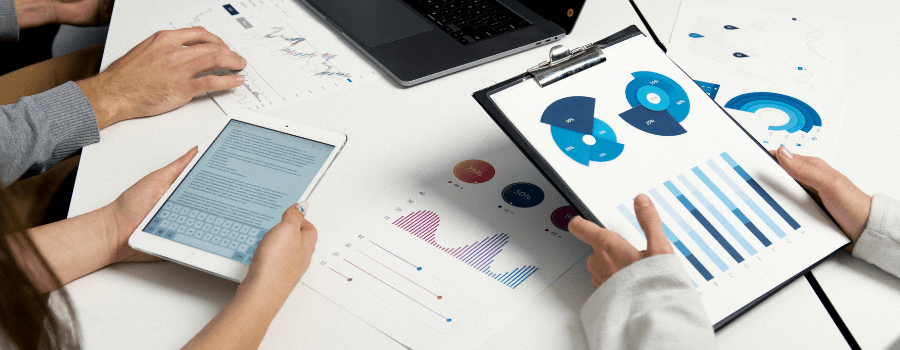 Hoopstr vs. LinkedIn: Choosing the Right Alumni Management Tool